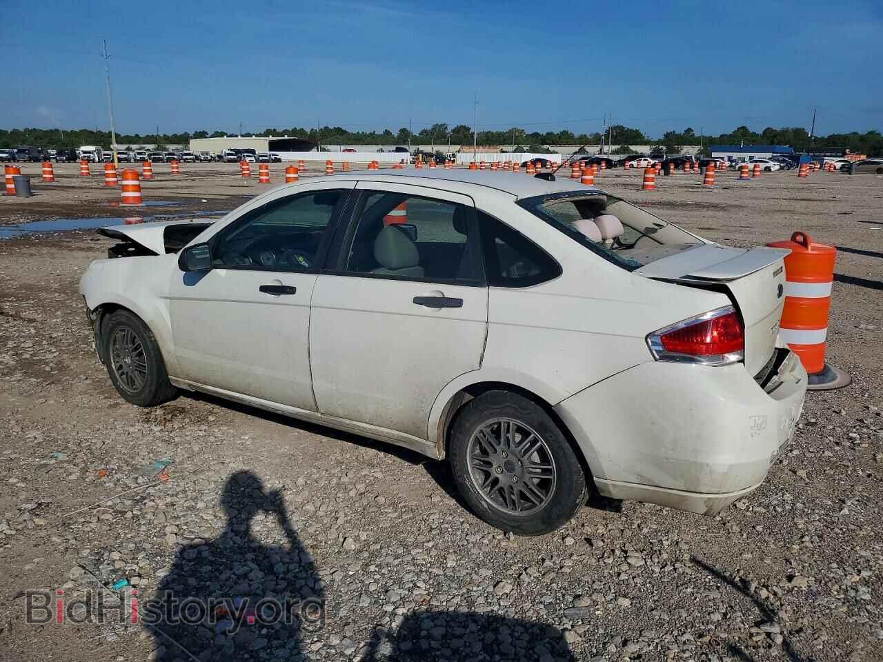 2011 FORD FOCUS - VIN: 1FAHP3FN2BW130399 - Photo 2