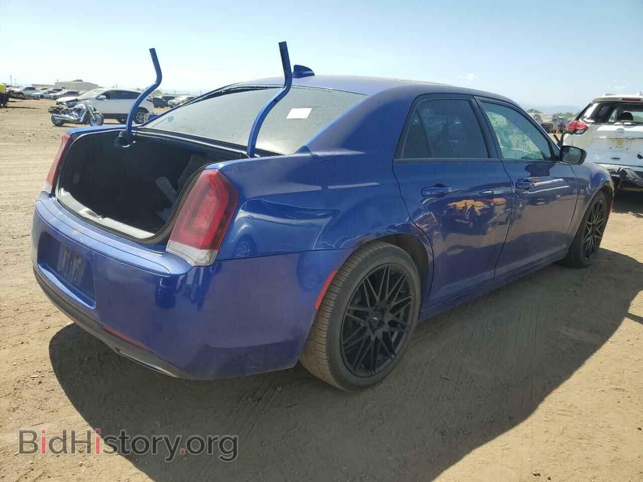 2018 CHRYSLER 300 - VIN: 2C3CCABG1JH190719 - Фото 3