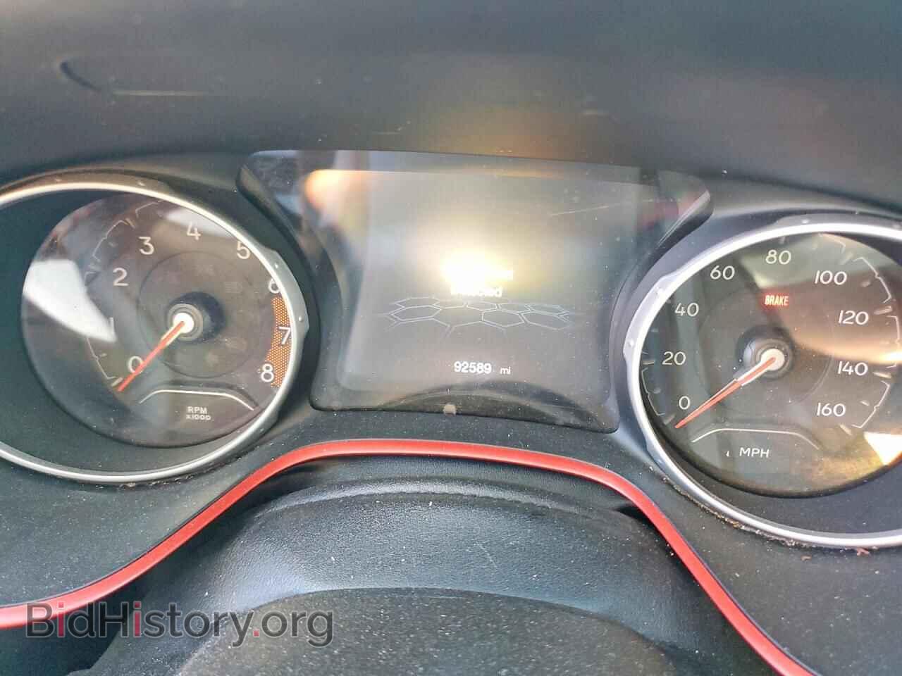 2019 Jeep COMPASS (VIN 3C4NJDDB7KT752743) — photo 9 of 13