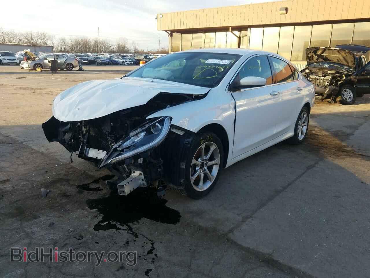 2015 CHRYSLER 200 - VIN: 1C3CCCABXFN569816 - Фото 2