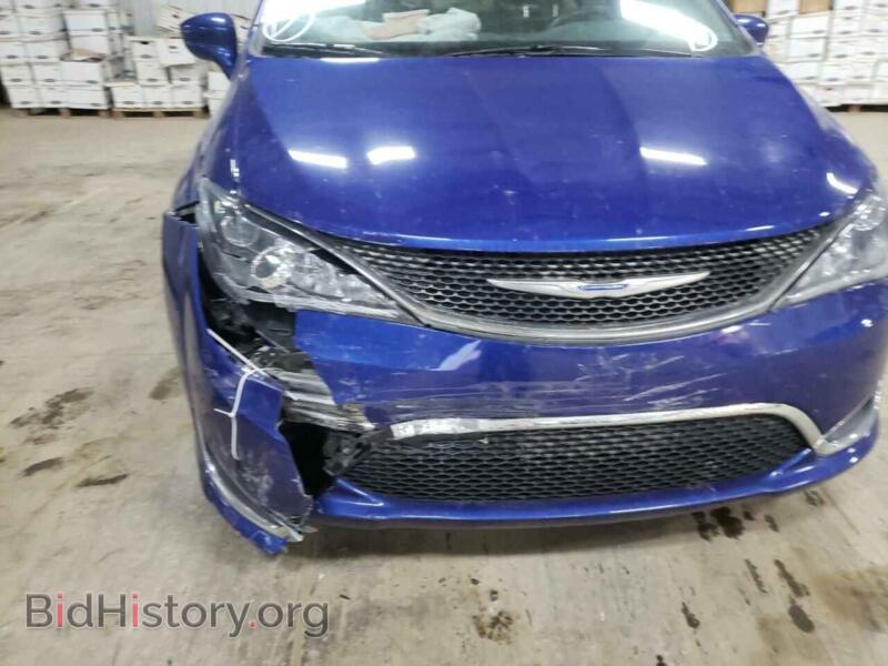2018 Chrysler PACIFICA (VIN 2C4RC1FG7JR357787) — photo 9 of 10