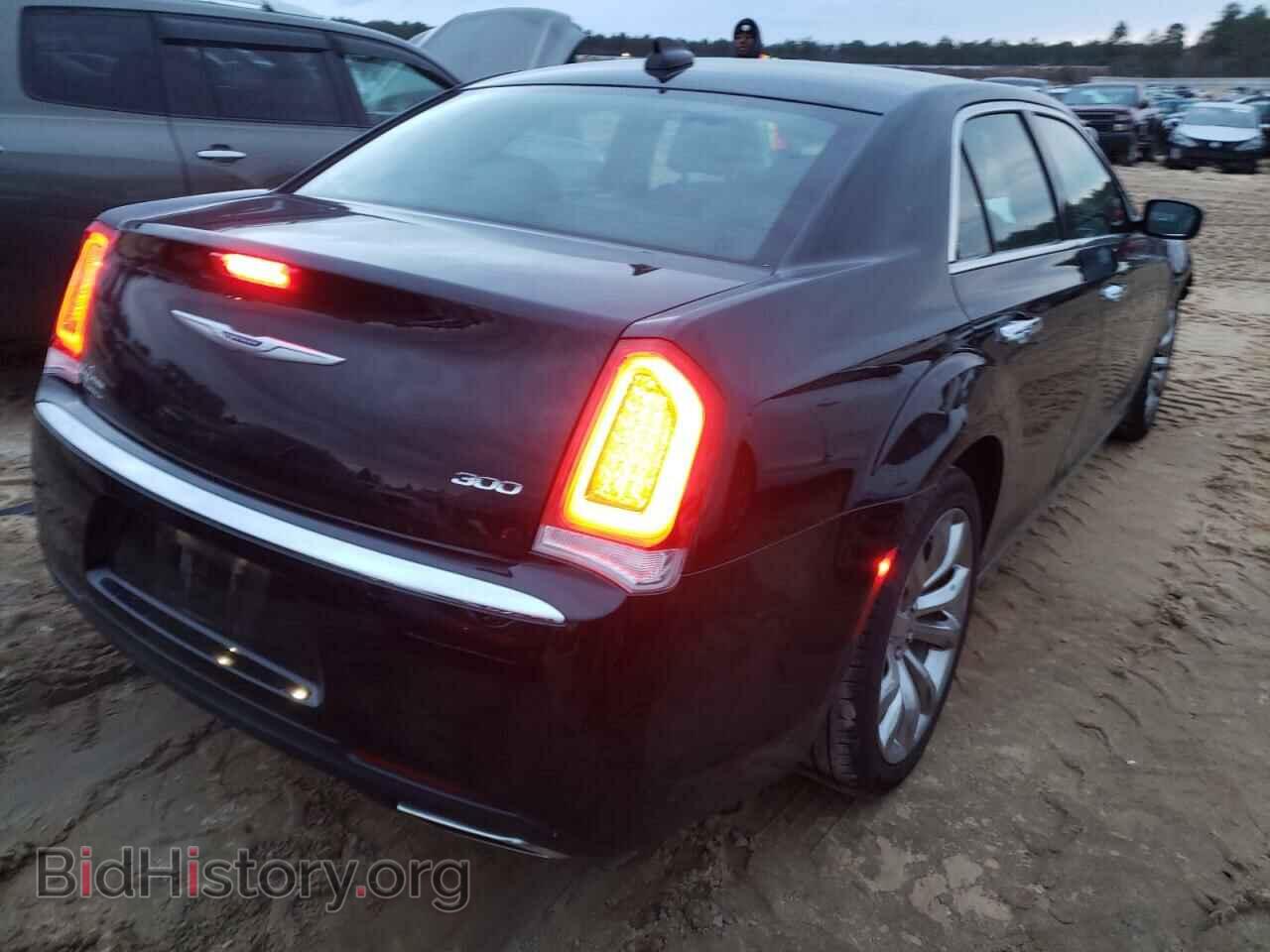 2019 CHRYSLER 300 - VIN: 2C3CCAEGXKH689628 - Фото 4