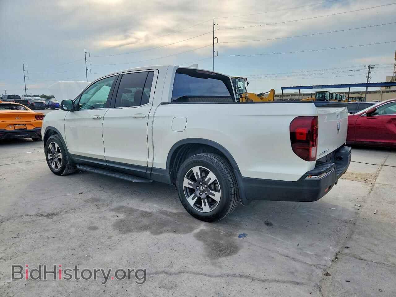 2018 HONDA RIDGELINE - VIN: 5FPYK2F63JB003196 - Photo 2
