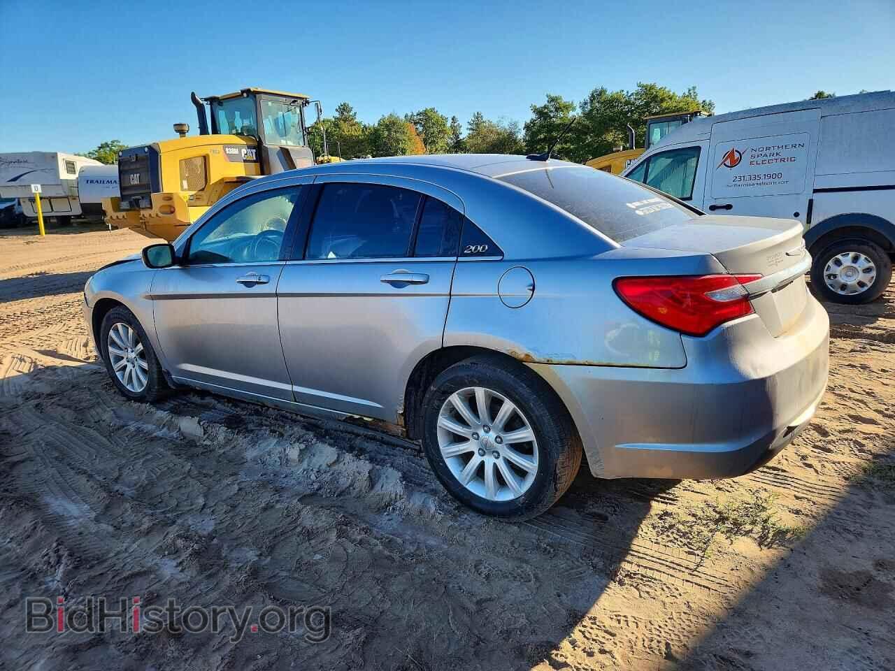 2013 CHRYSLER 200 - VIN: 1C3CCBBB1DN575493 - Photo 2