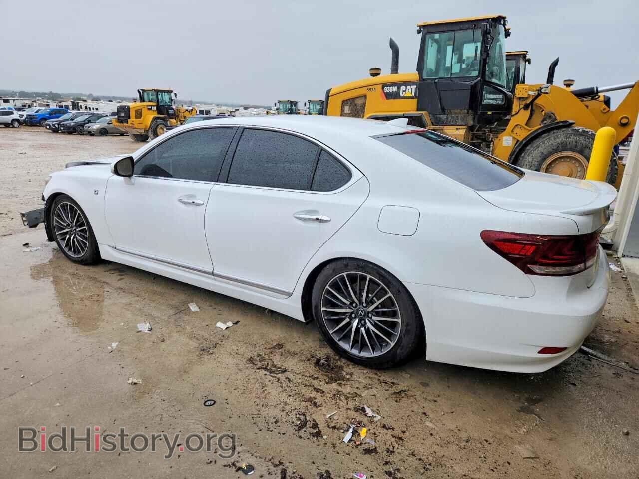 2014 LEXUS LS460 - VIN: JTHBL5EF1E5126614 - Photo 2