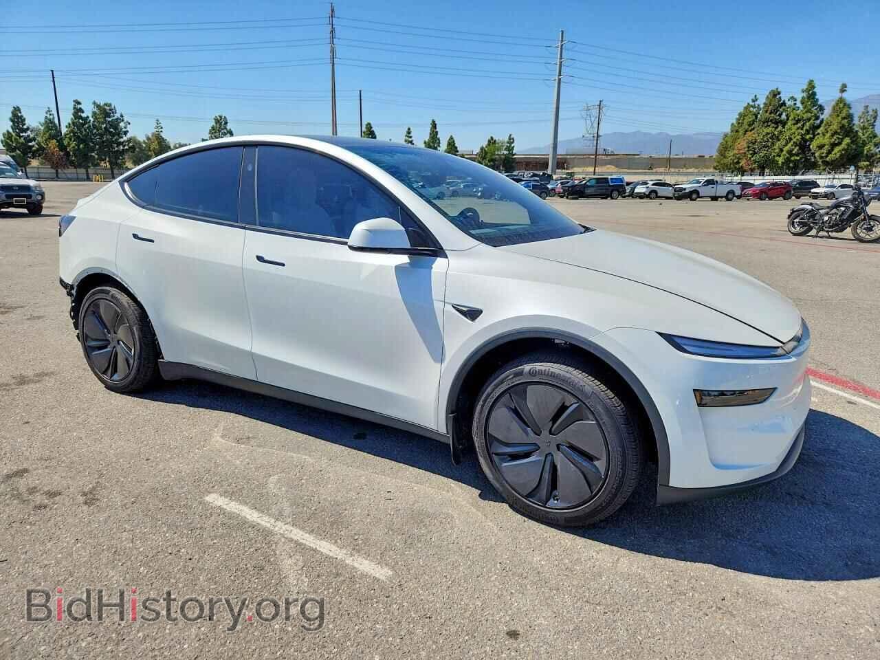 2026 TESLA MODEL Y - VIN: 7SAYGDED8TF520117 - Photo 4
