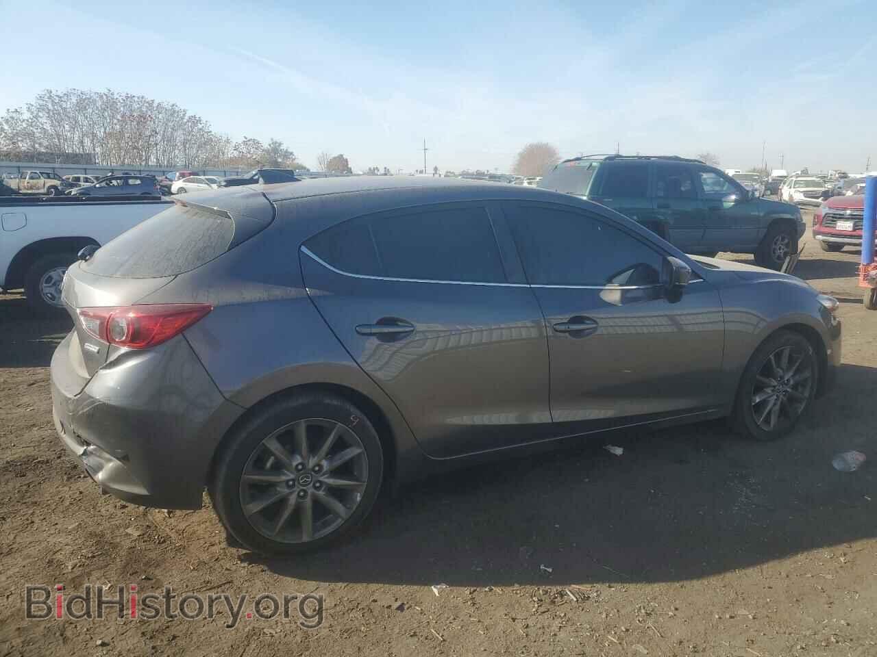 2018 MAZDA 3 - VIN: 3MZBN1L38JM263757 - Фото 3