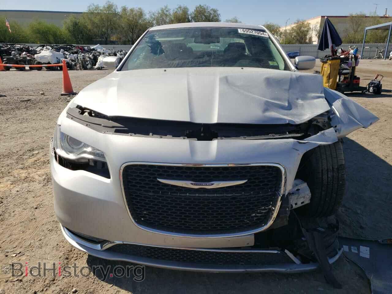 2019 CHRYSLER 300 - VIN: 2C3CCAAG1KH723008 - Фото 5