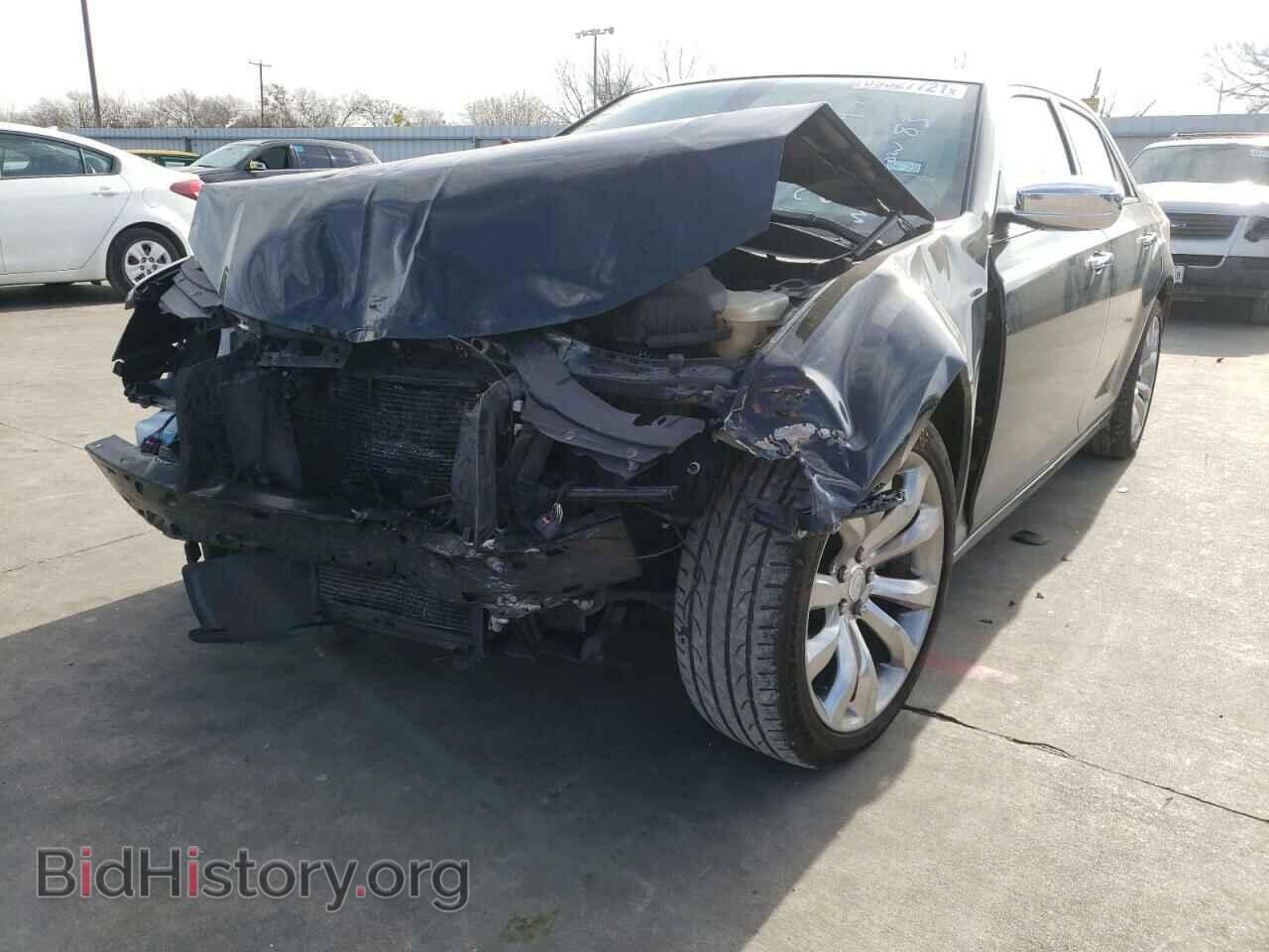 2019 CHRYSLER 300 - VIN: 2C3CCAEG5KH689276 - Фото 2