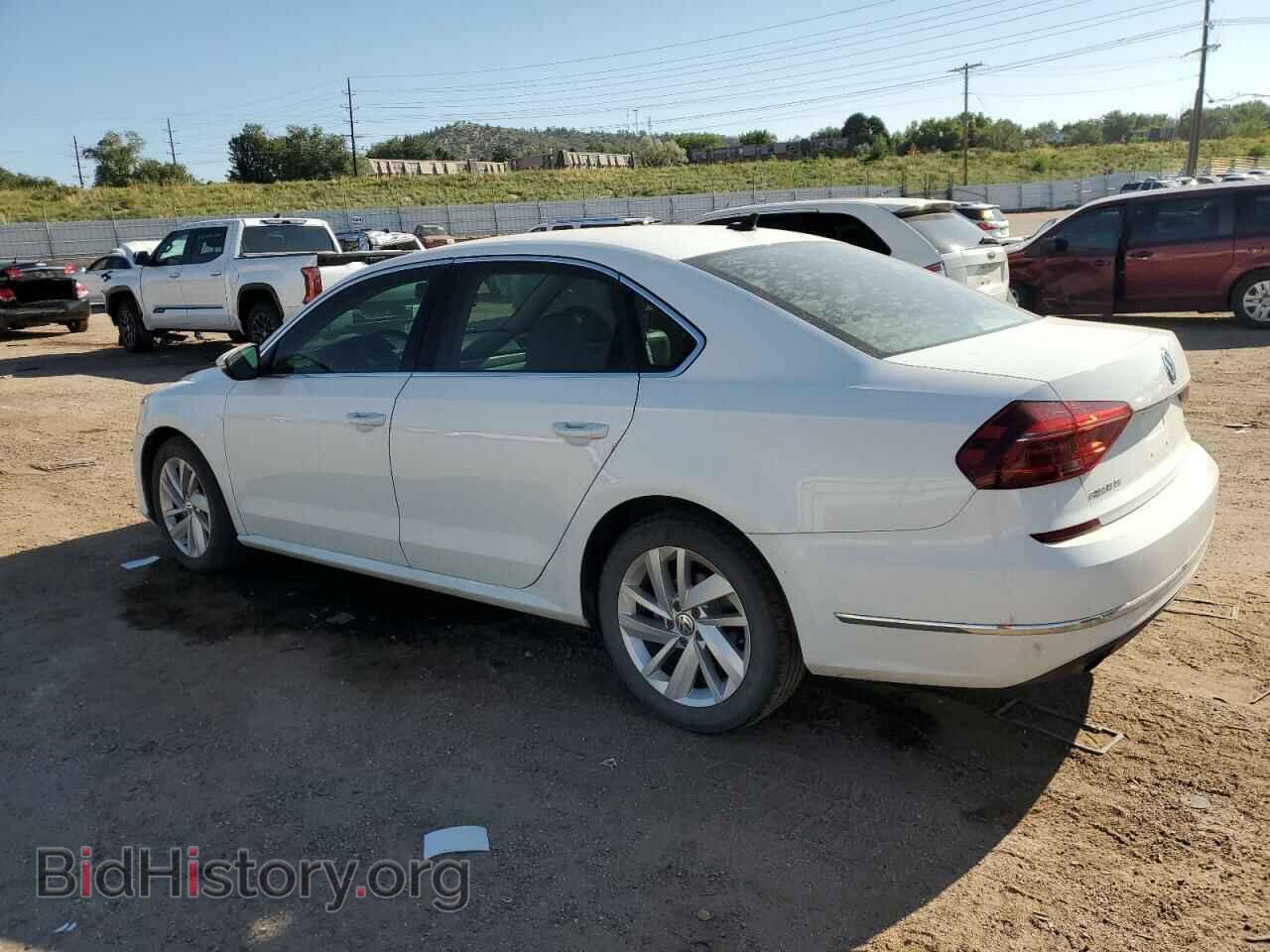 2018 VOLKSWAGEN PASSAT - VIN: 1VWBA7A32JC031237 - Фото 2