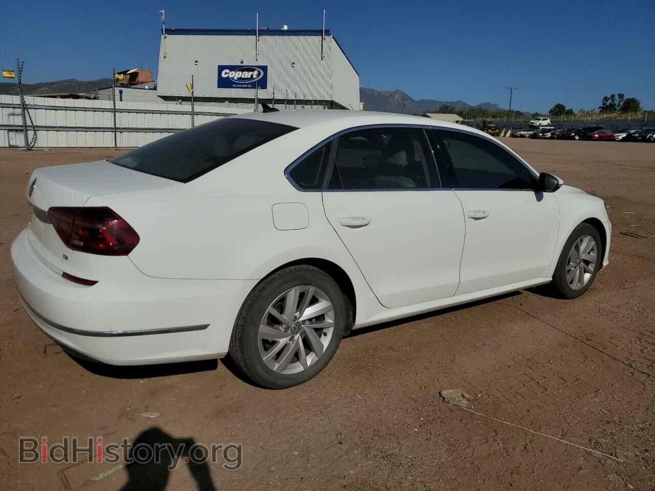 2018 VOLKSWAGEN PASSAT - VIN: 1VWBA7A32JC031237 - Фото 3