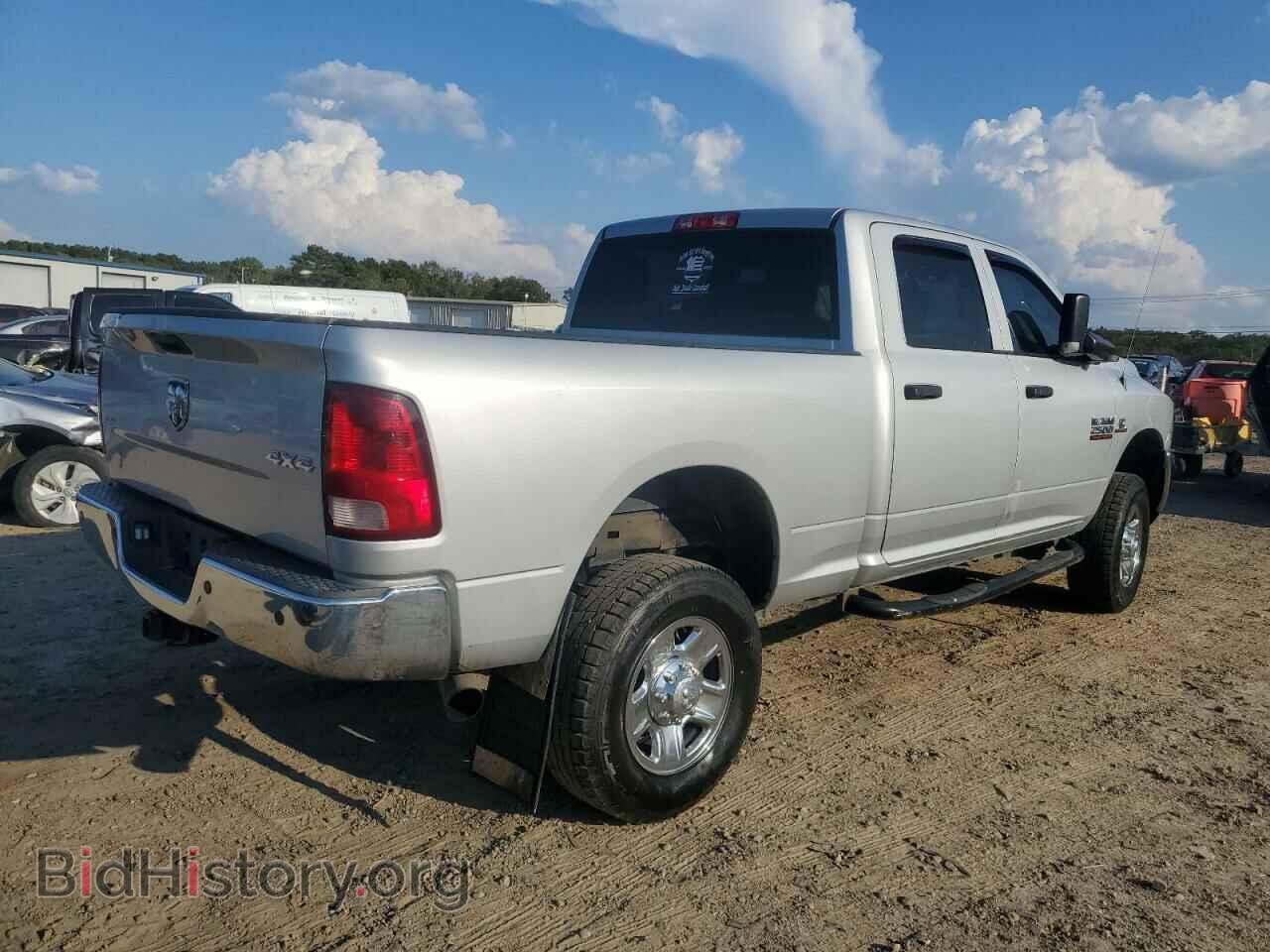 2017 RAM All Models - VIN: 3C6UR5CL6HG744386 - Photo 3