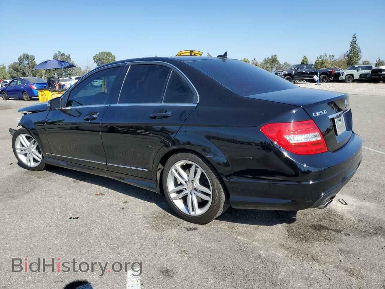 2013 MERCEDES-BENZ C-CLASS - VIN: WDDGF4HB2DA790885 - Фото 2