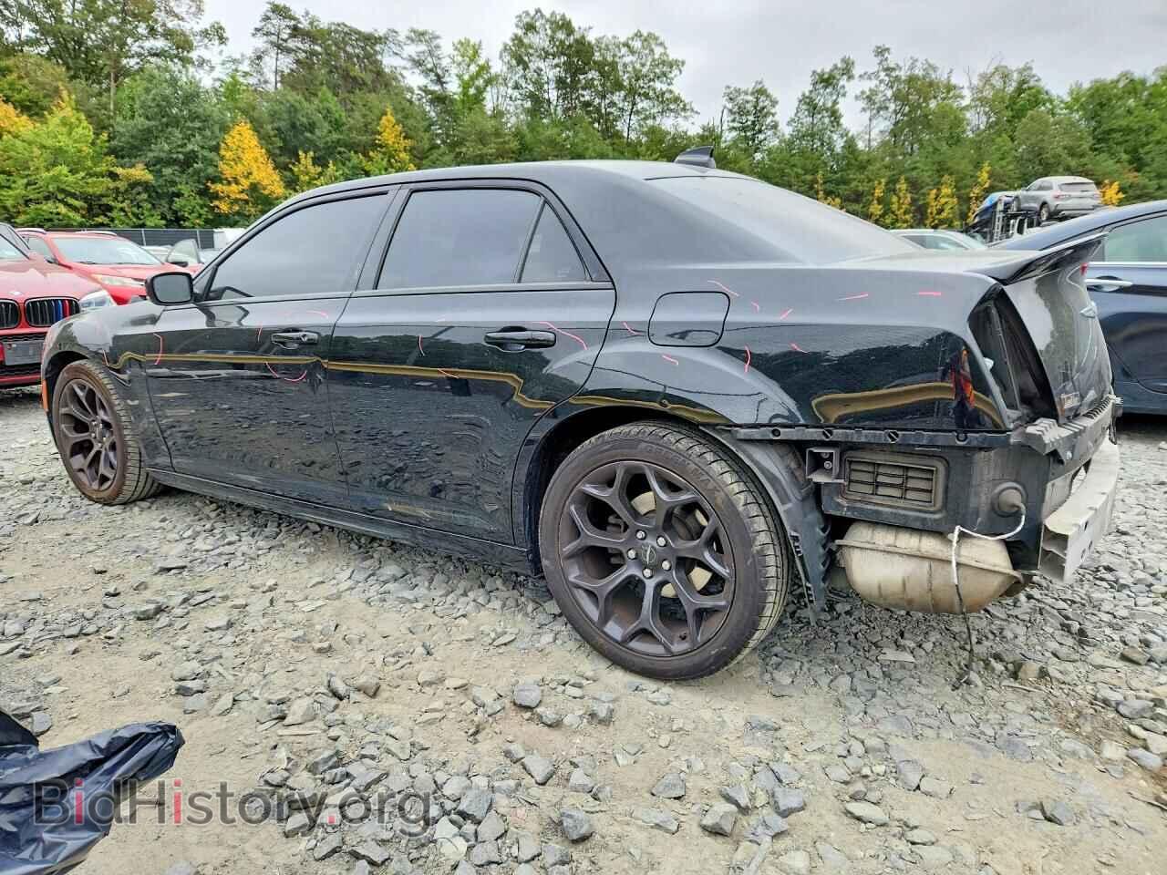 2019 CHRYSLER 300 - VIN: 2C3CCABG7KH582718 - Photo 2