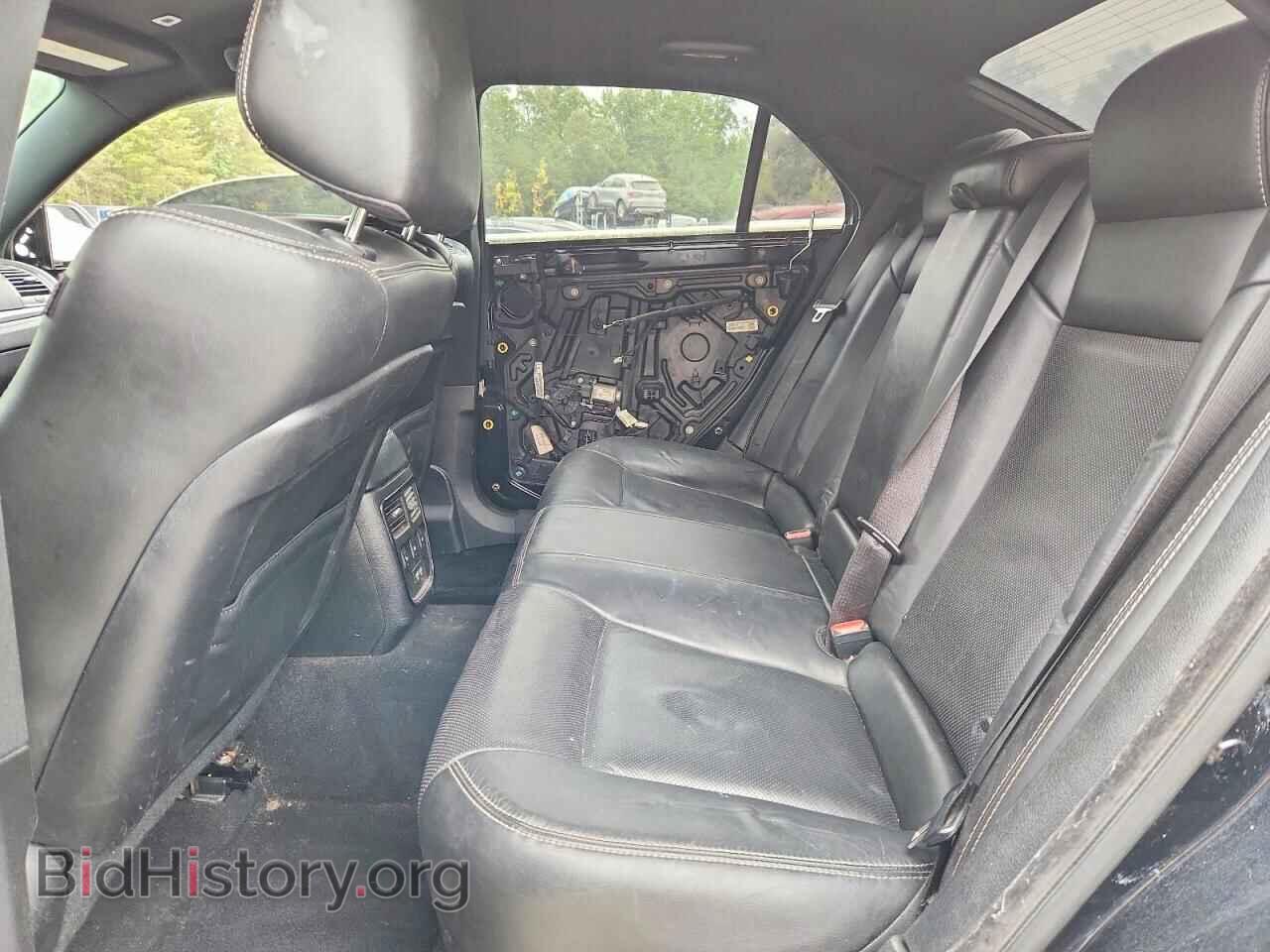 2019 CHRYSLER 300 - VIN: 2C3CCABG7KH582718 - Photo 10