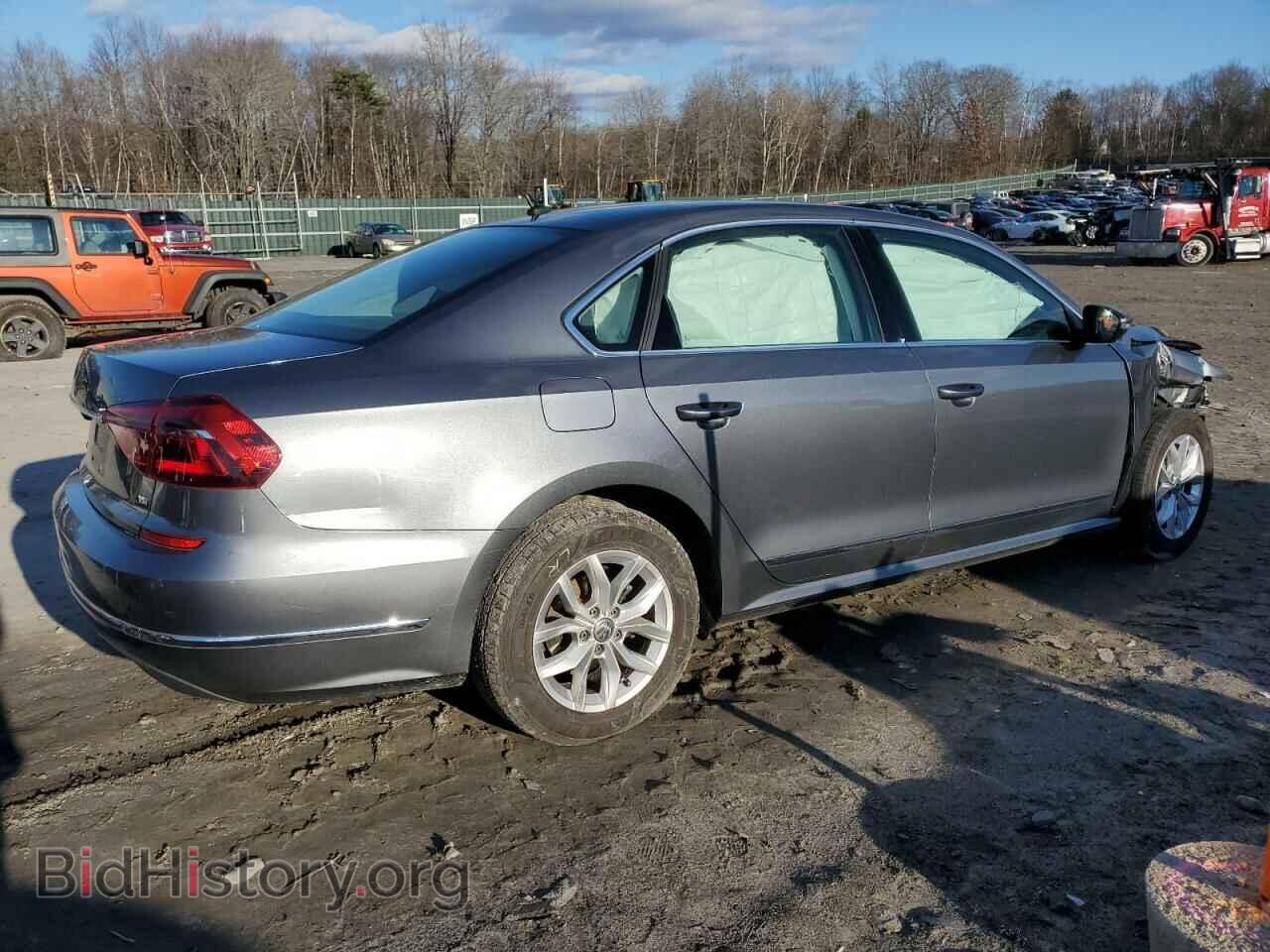 2017 VOLKSWAGEN PASSAT - VIN: 1VWAT7A36HC063673 - Фото 3