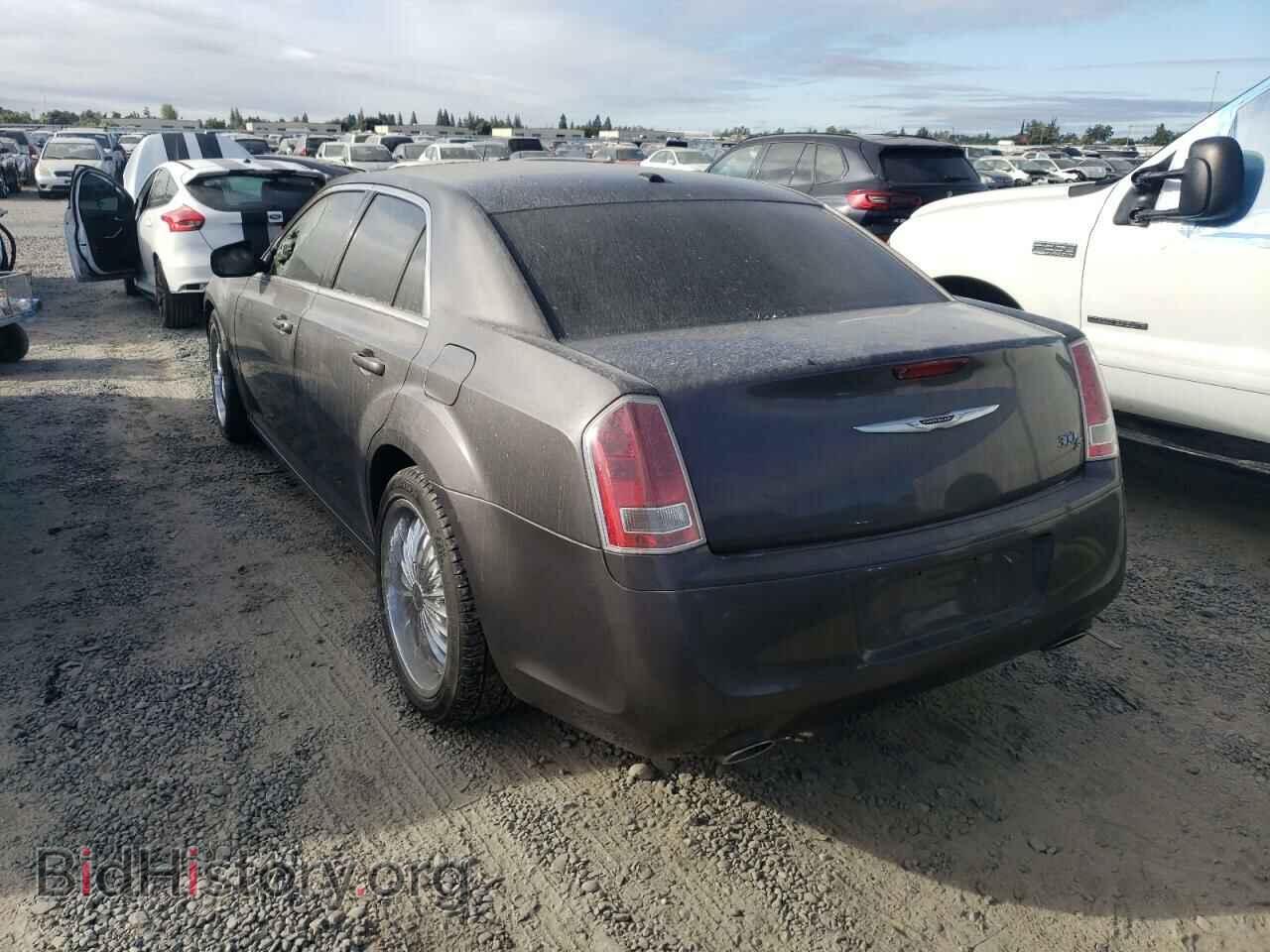 2013 CHRYSLER 300 - VIN: 2C3CCABG9DH547018 - Фото 2
