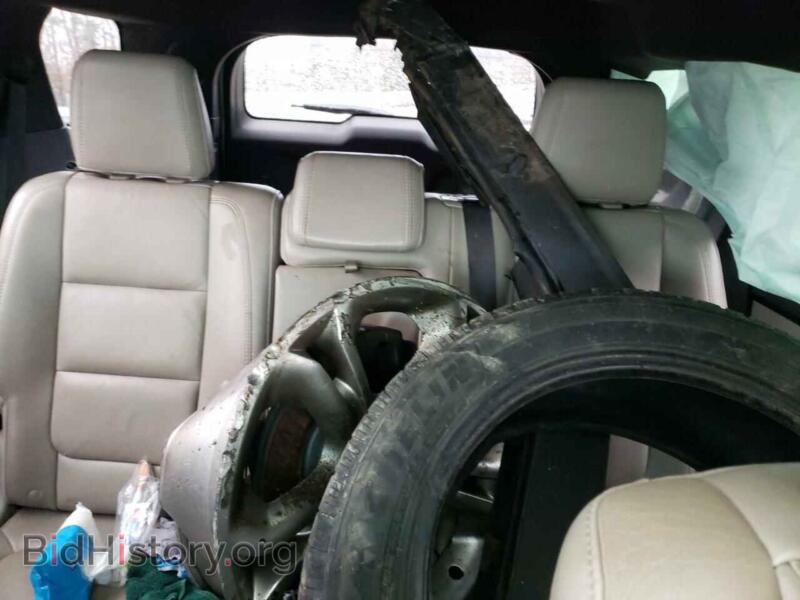 2011 Ford EXPLORER (VIN 1FMHK8F87BGA44608) — фото 10 из 13