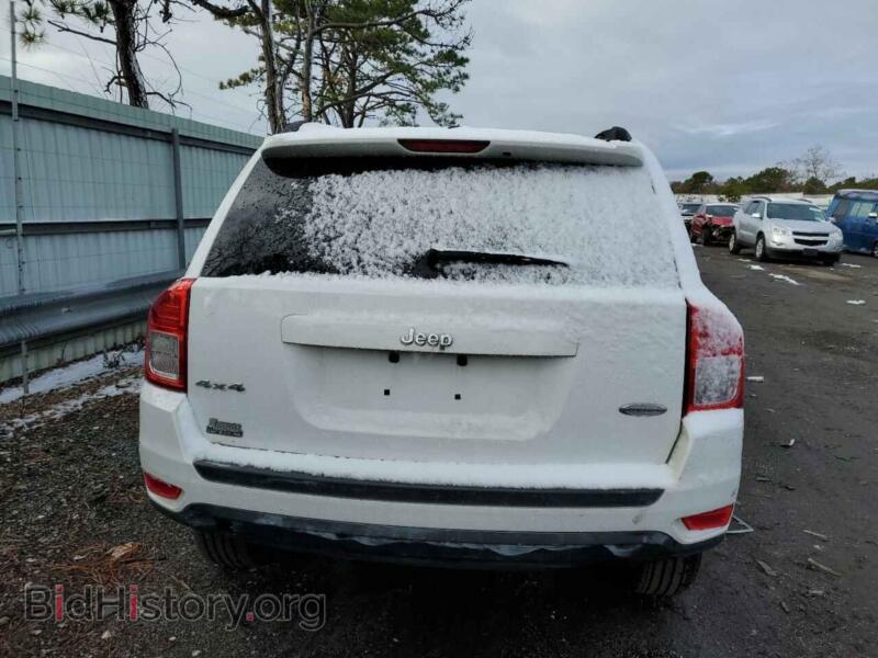 2011 Jeep COMPASS (VIN 1J4NF1FB5BD223241) — photo 6 of 13