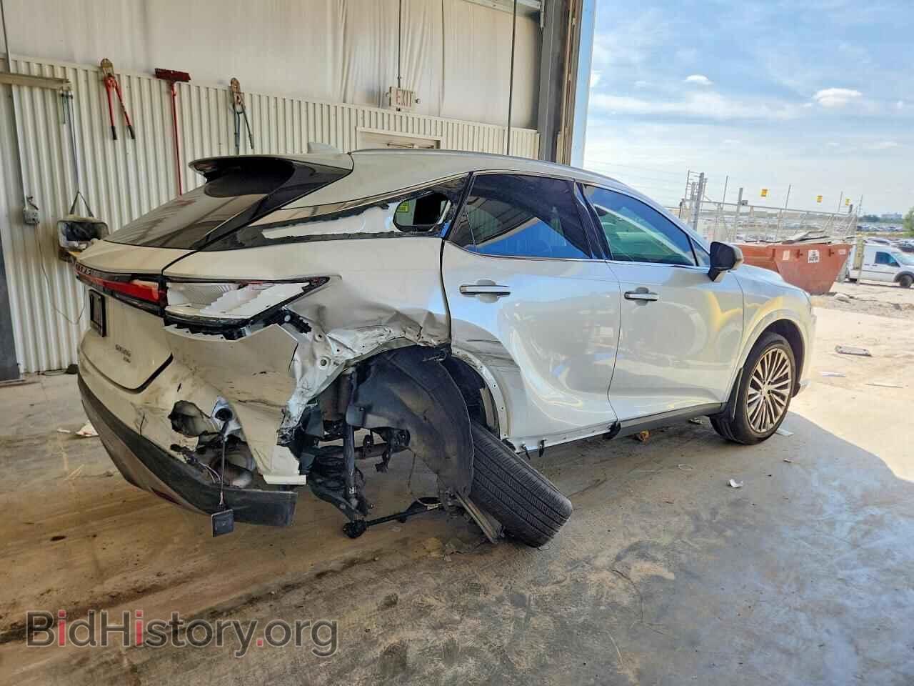 2024 Lexus RX350 (VIN 2T2BAMCA4RC043384) — photo 3 of 16