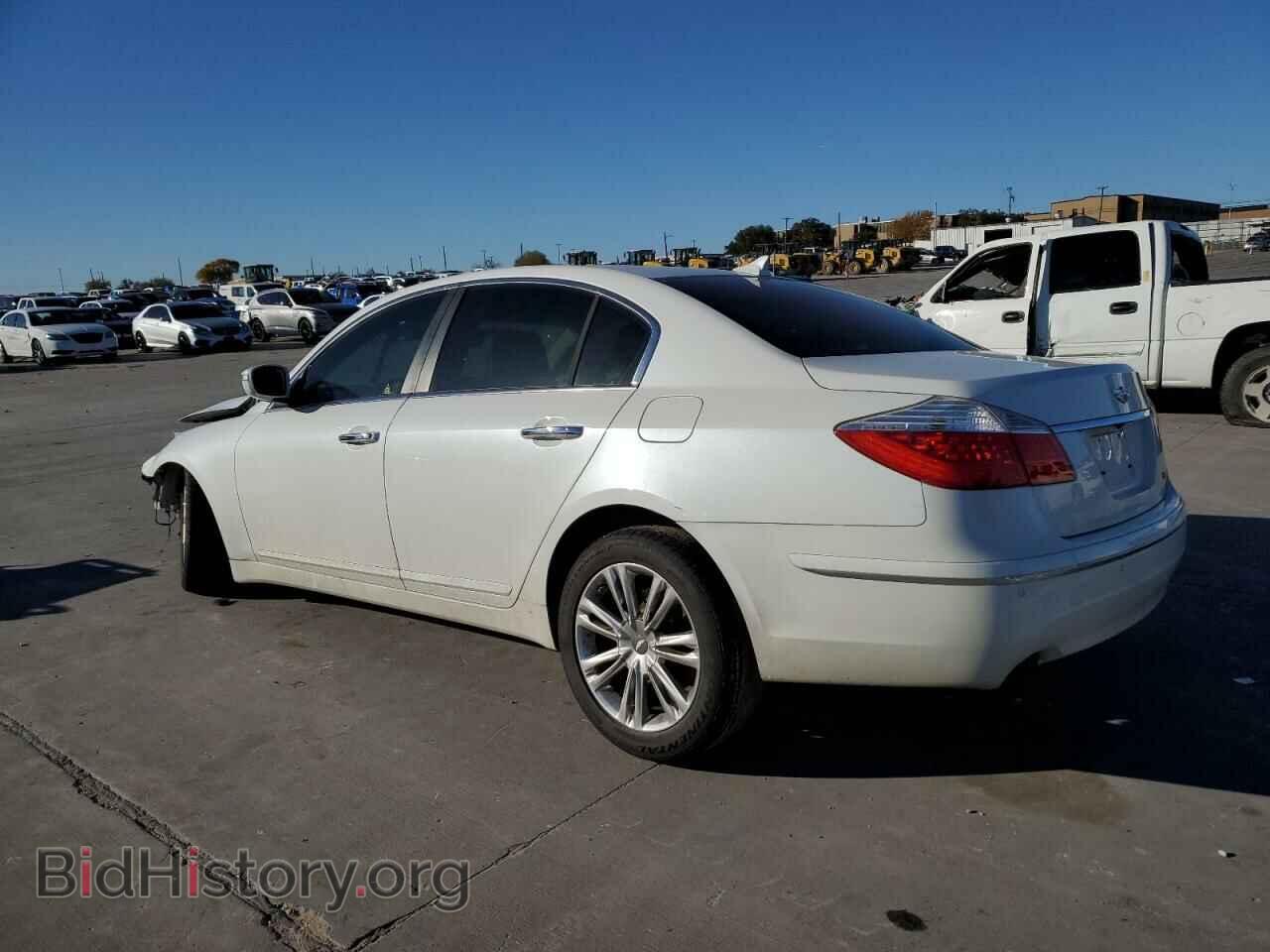 2011 HYUNDAI GENESIS - VIN: KMHGC4DE9BU143099 - Фото 2