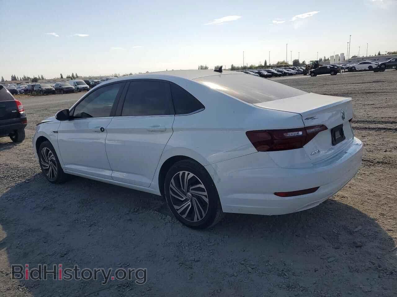 2020 VOLKSWAGEN JETTA - VIN: 3VWEB7BU8LM006037 - Photo 2