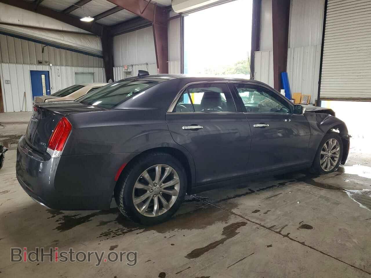 2018 CHRYSLER 300 - VIN: 2C3CCAKG6JH276107 - Фото 3