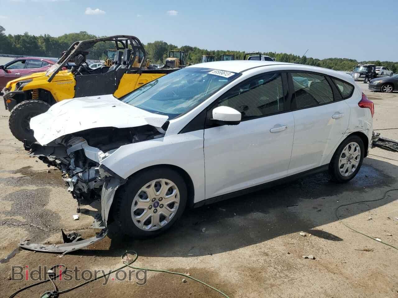 Photo 1FAHP3K28CL138277 - FORD FOCUS 2012