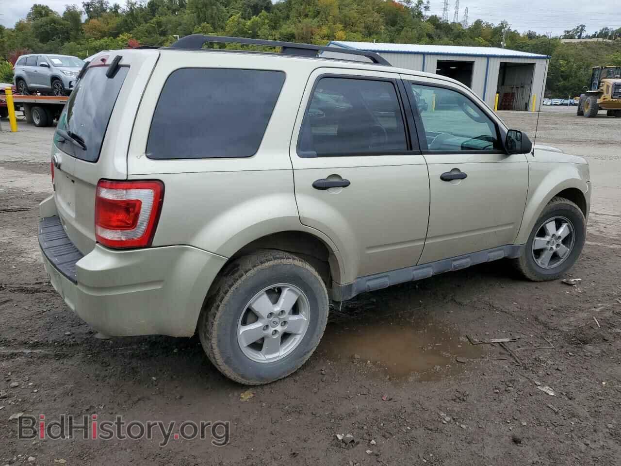 2011 FORD ESCAPE - VIN: 1FMCU9DG9BKB44890 - Фото 3