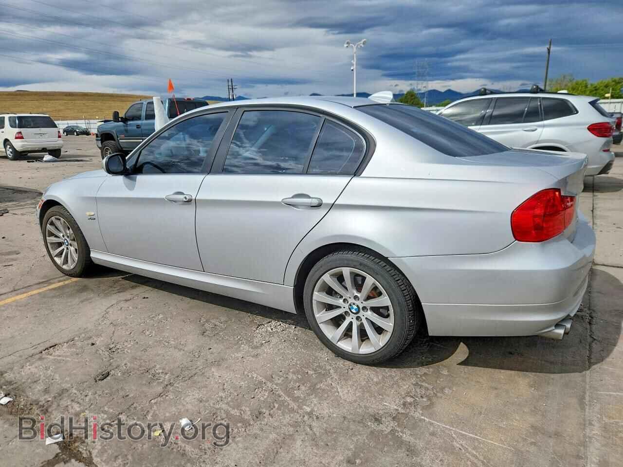 2011 BMW 3 SERIES - VIN: WBAPK7C56BF196693 - Фото 2