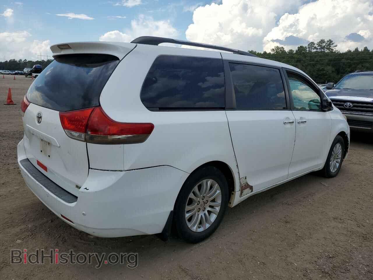 2011 TOYOTA All Models - VIN: 5TDYK3DC5BS027732 - Фото 3