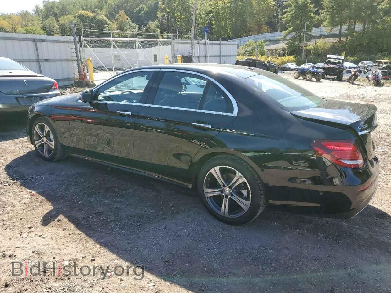 2017 MERCEDES-BENZ E-CLASS - VIN: WDDZF4KB4HA093998 - Фото 2