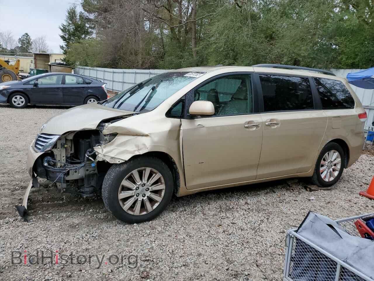 Photo 5TDYK3DC3BS048028 - TOYOTA SIENNA 2011