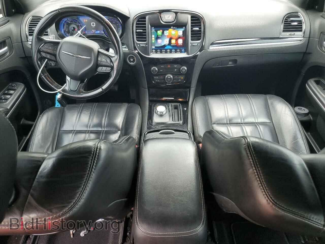 2019 CHRYSLER 300 - VIN: 2C3CCABG7KH618083 - Фото 8