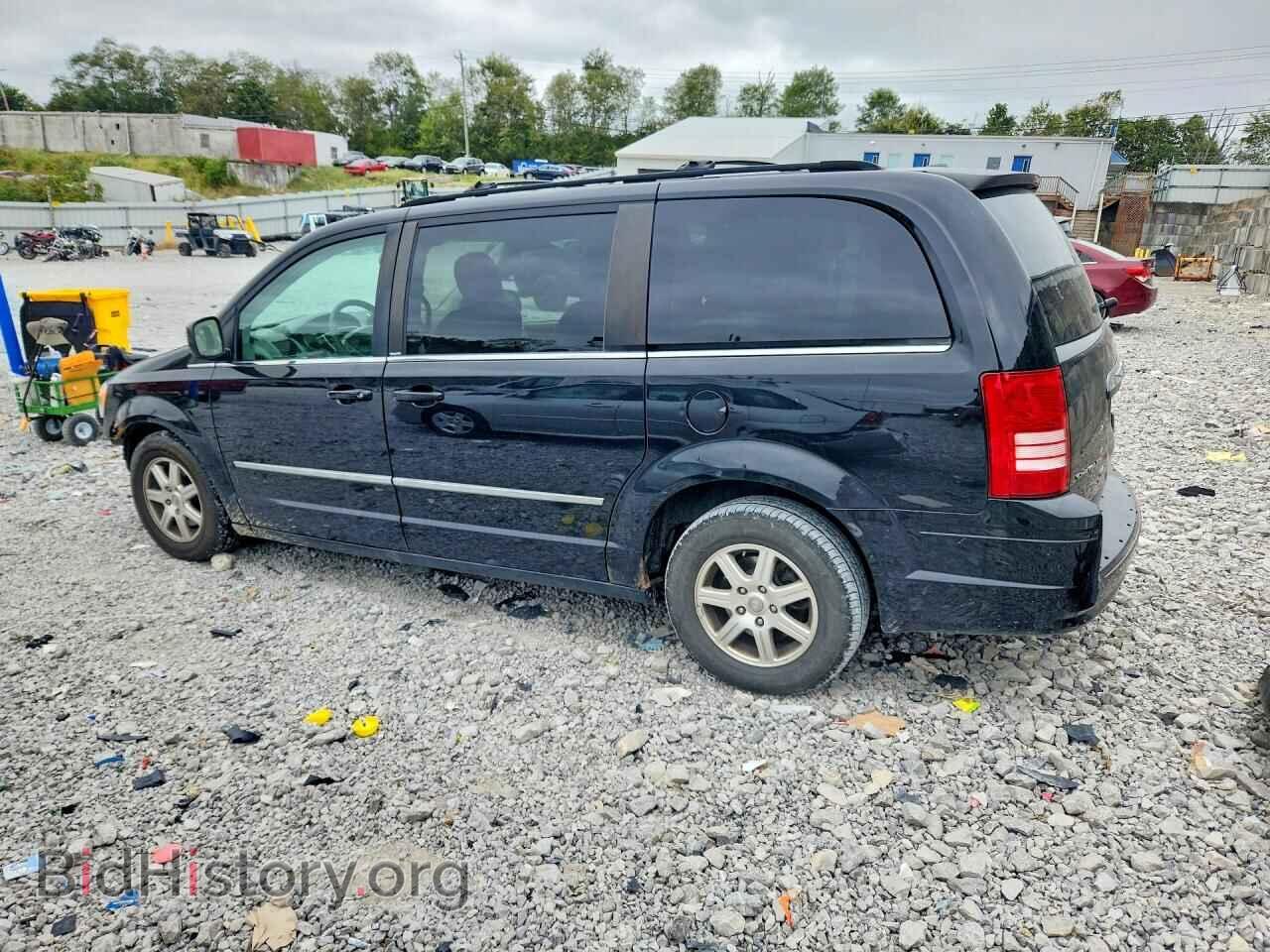 2009 CHRYSLER MINIVAN - VIN: 2A8HR541X9R528326 - Photo 2