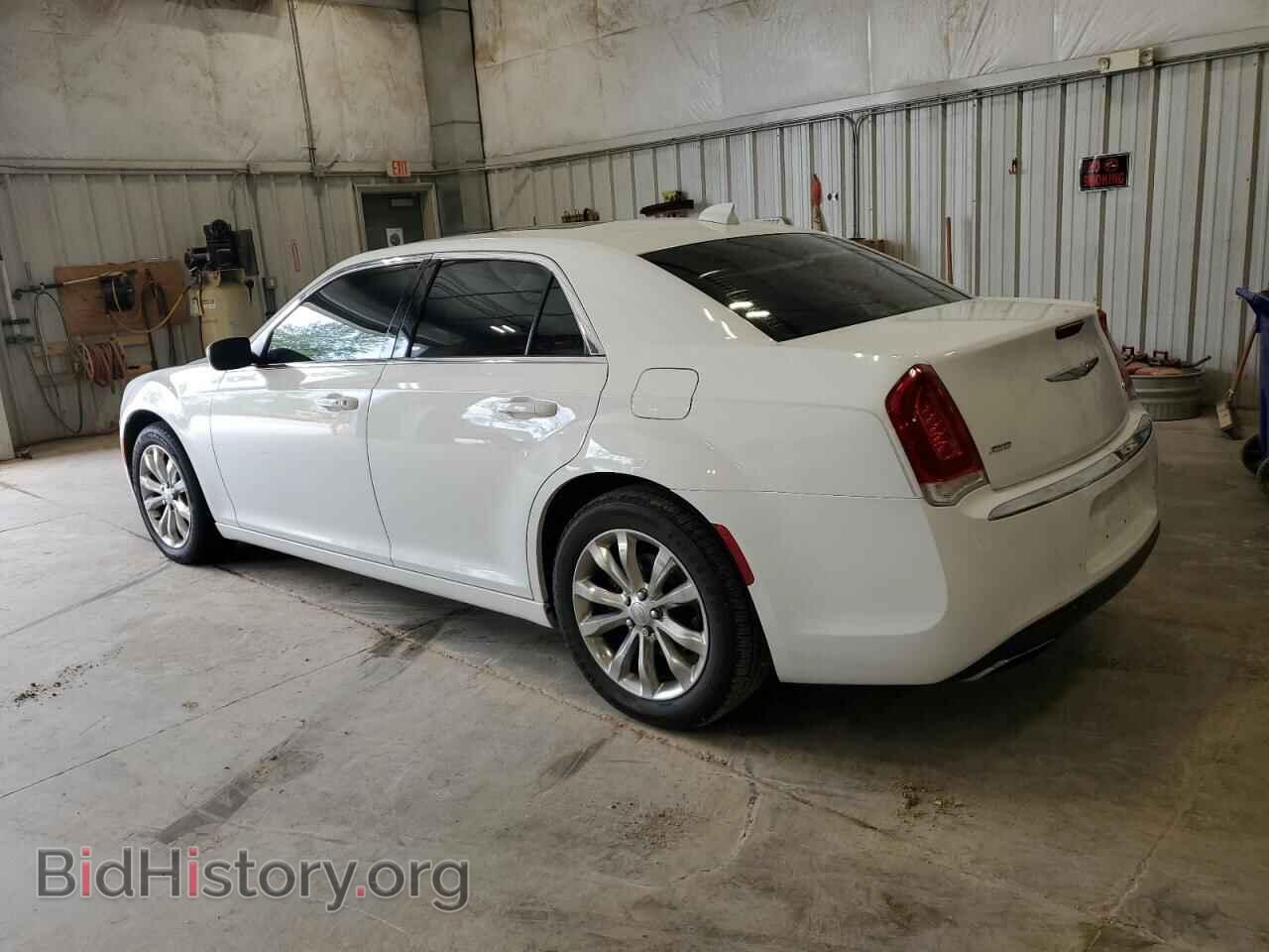 2016 CHRYSLER 300 - VIN: 2C3CCARG9GH296401 - Фото 2