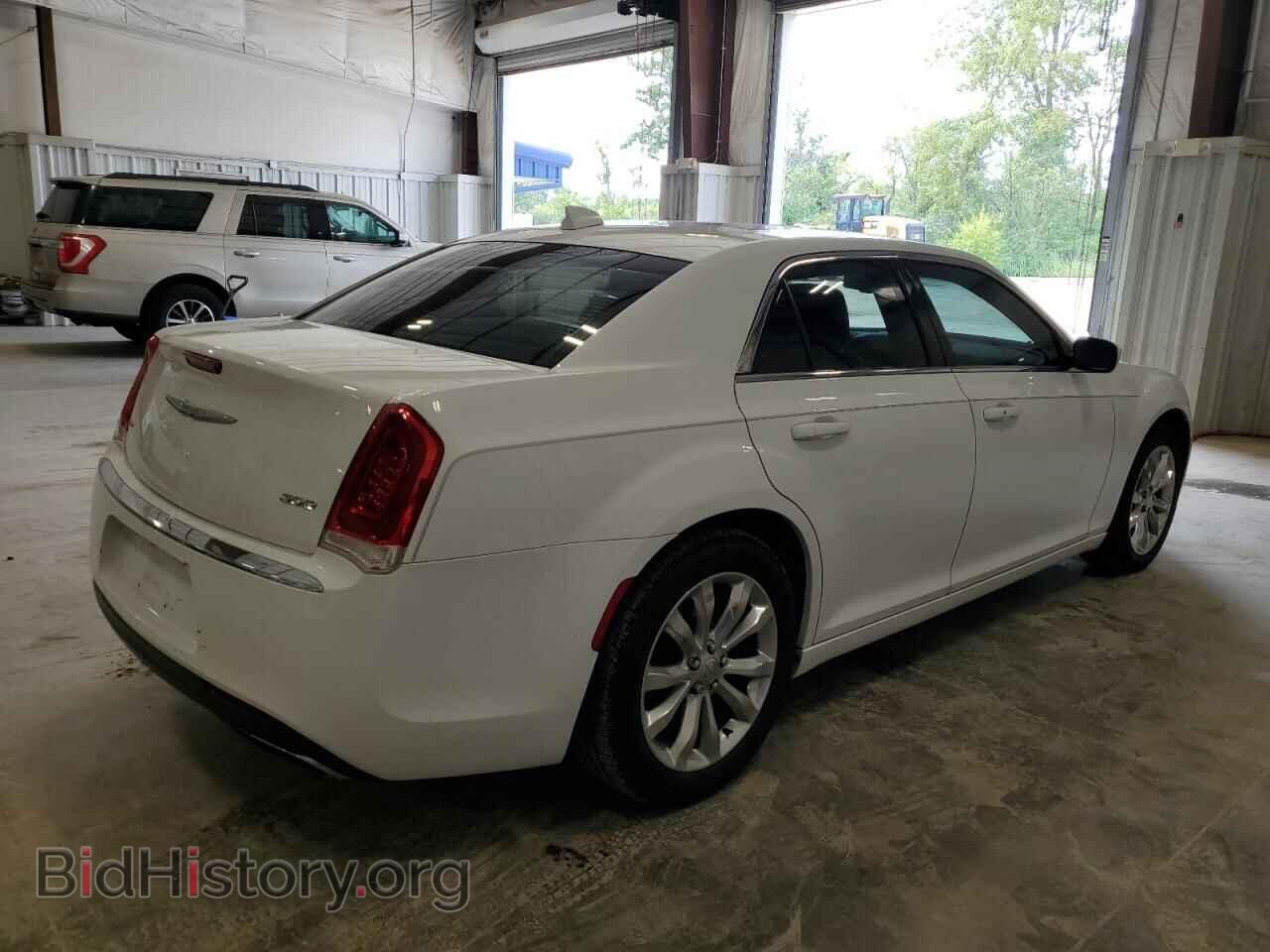 2016 CHRYSLER 300 - VIN: 2C3CCARG9GH296401 - Фото 3