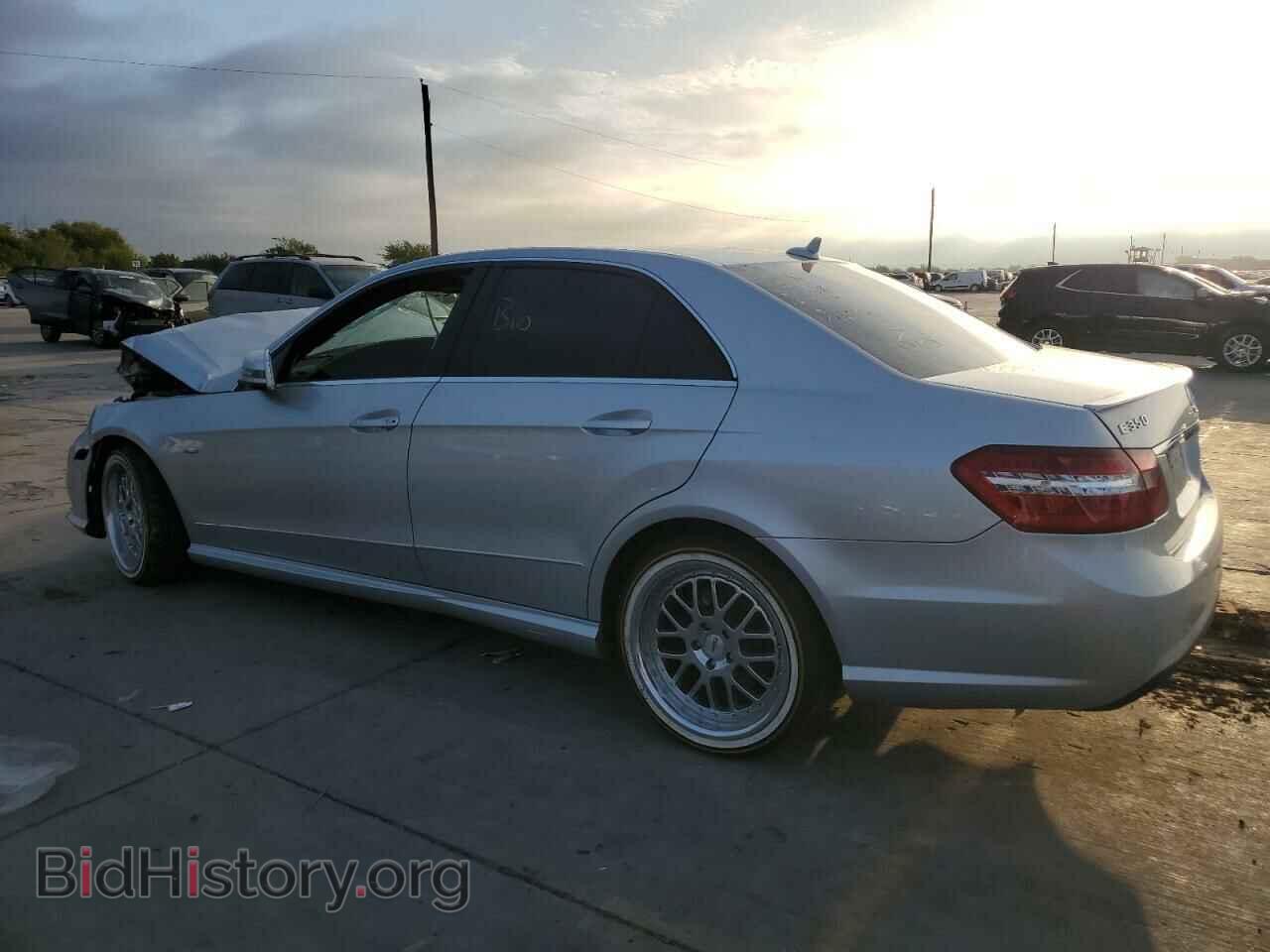 2012 MERCEDES-BENZ E-CLASS - VIN: WDDHF5KB8CA613324 - Фото 2