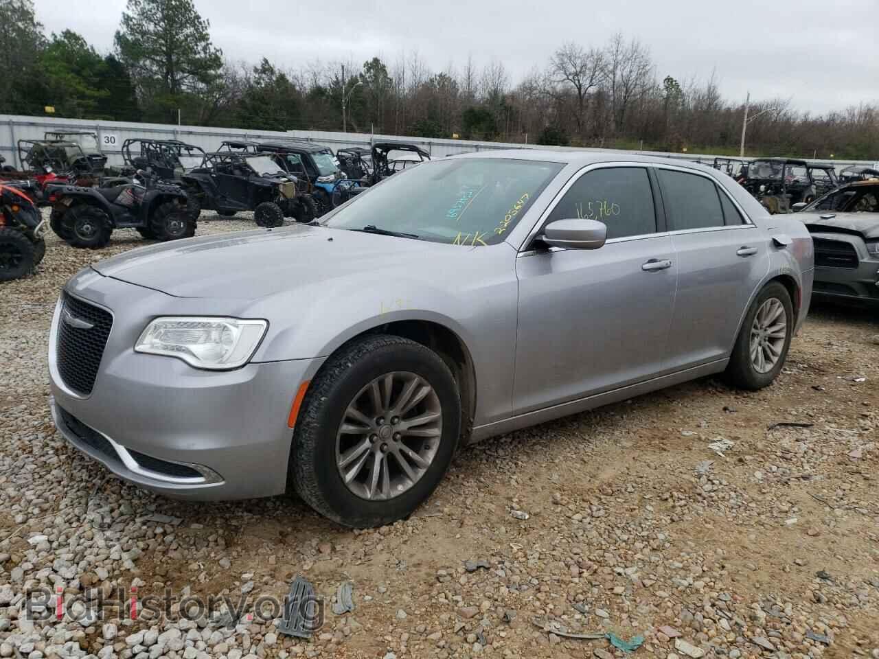 2017 CHRYSLER 300 - VIN: 2C3CCAAGXHH570413 - Фото 2