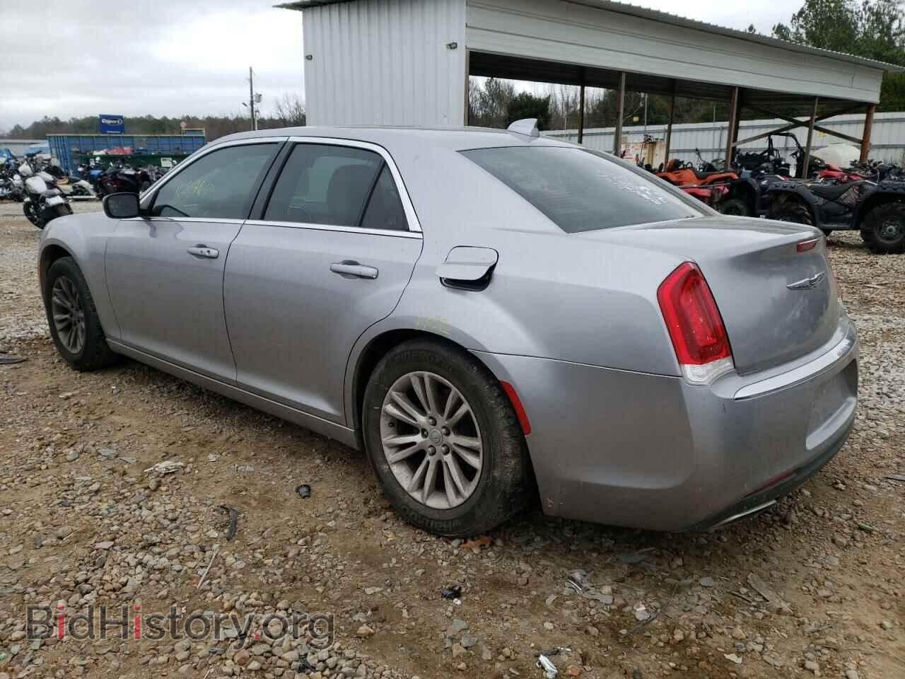 2017 CHRYSLER 300 - VIN: 2C3CCAAGXHH570413 - Фото 3