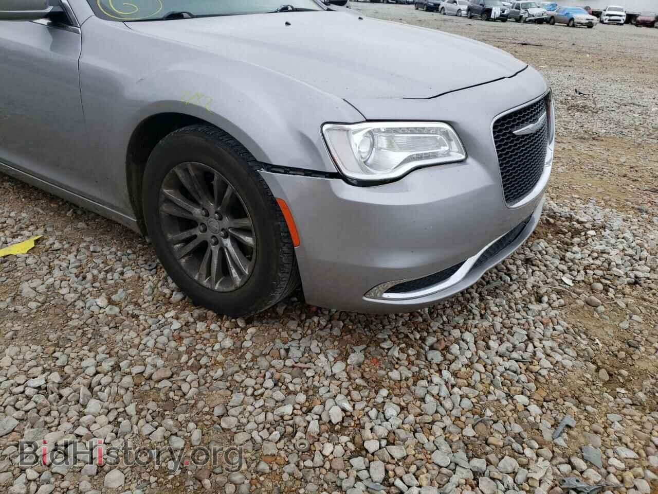 2017 CHRYSLER 300 - VIN: 2C3CCAAGXHH570413 - Фото 9
