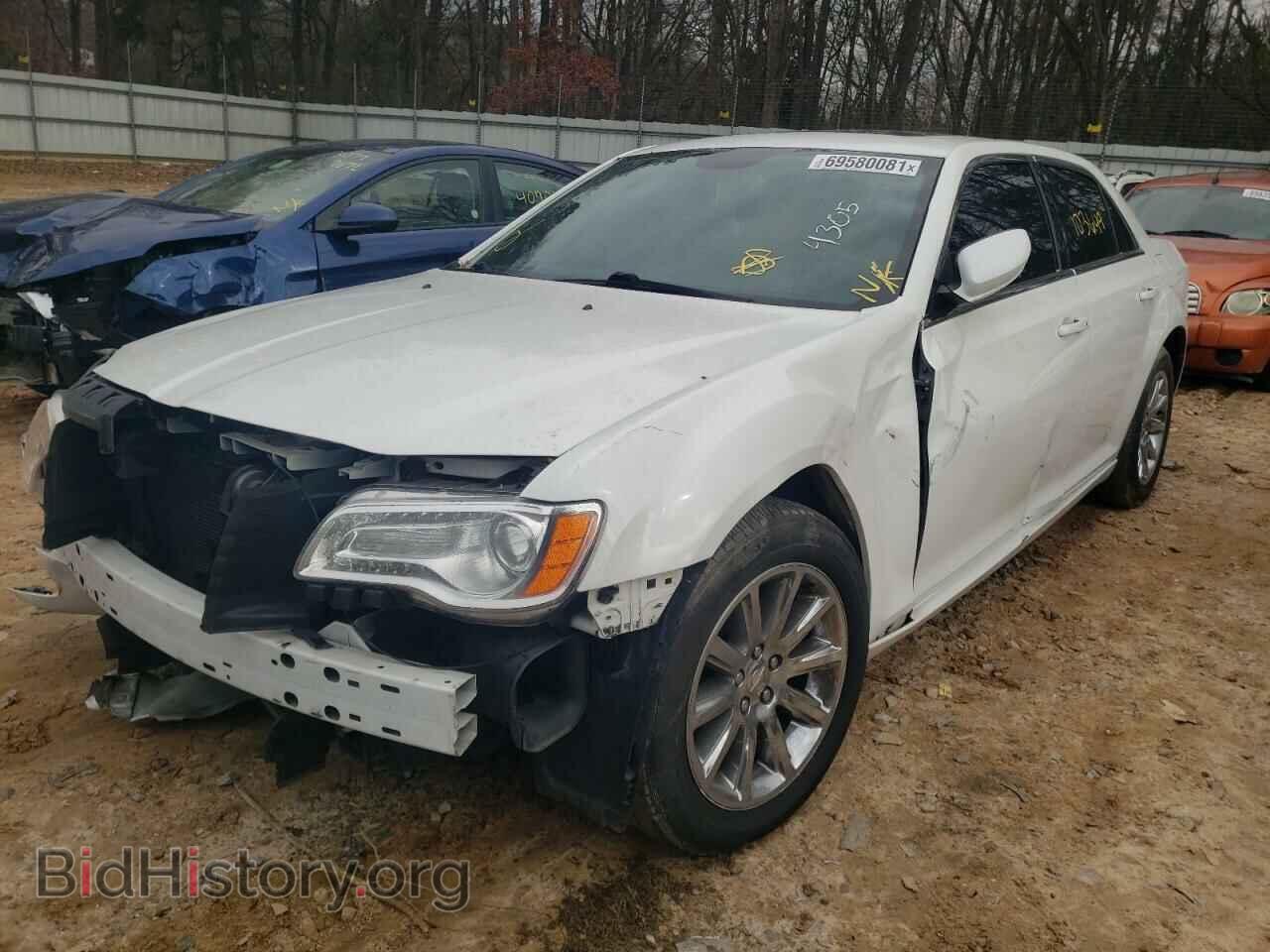 2013 CHRYSLER 300 - VIN: 2C3CCAAG2DH714305 - Фото 2