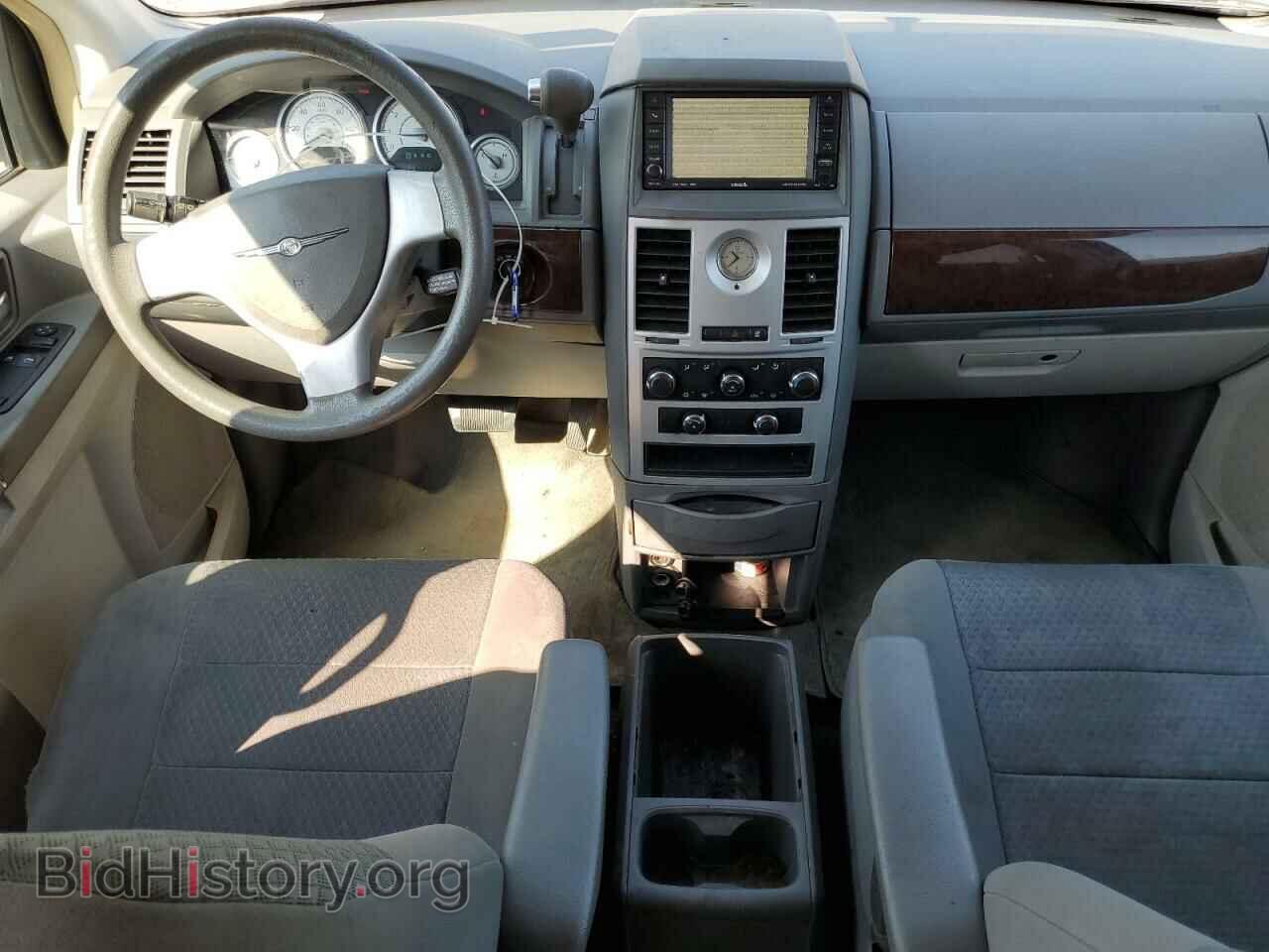 2010 CHRYSLER MINIVAN - VIN: 2A4RR2D16AR456372 - Photo 8