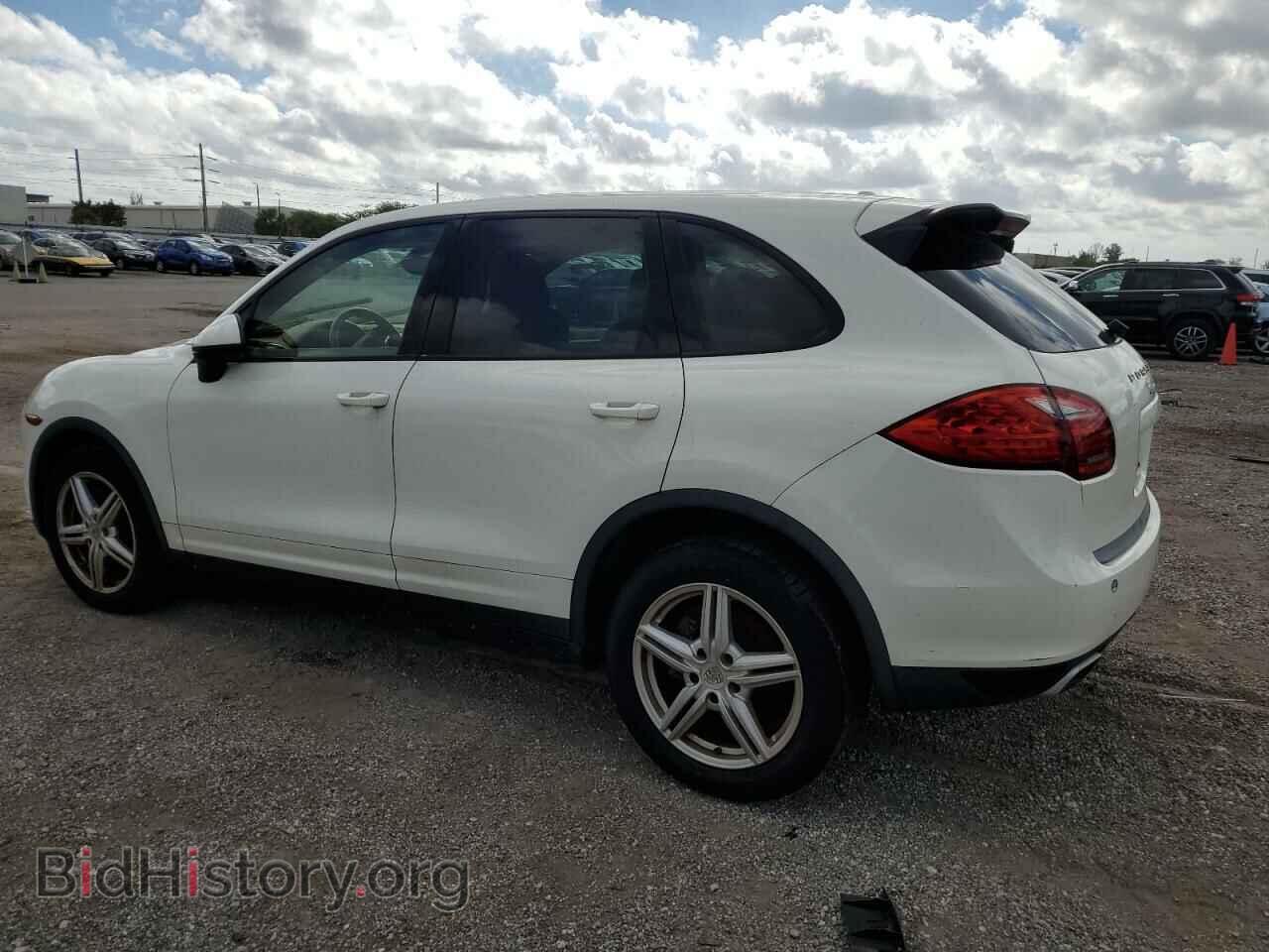 2011 PORSCHE CAYENNE - VIN: WP1AA2A22BLA01924 - Фото 2