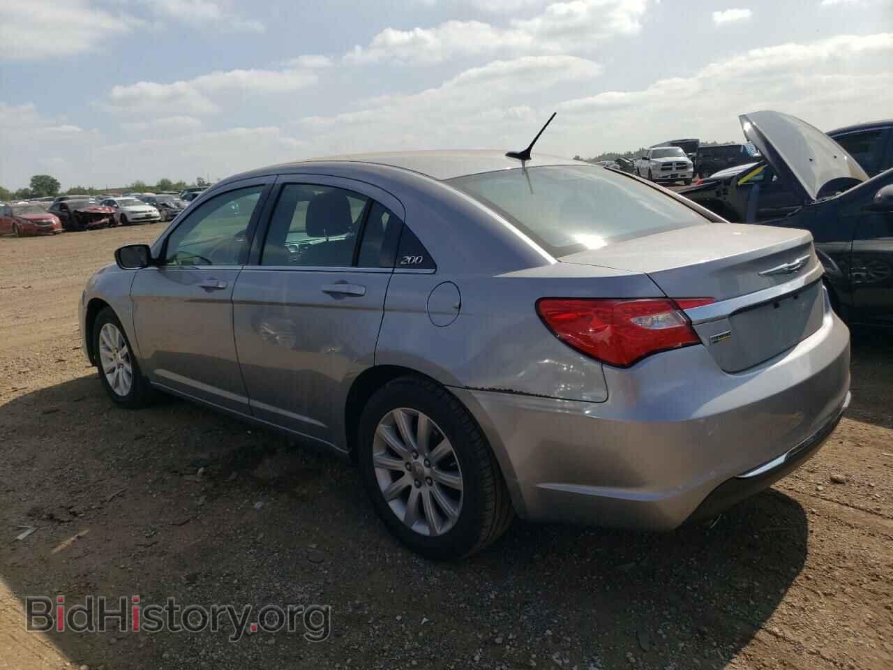 2013 CHRYSLER 200 - VIN: 1C3CCBBG3DN678197 - Фото 2