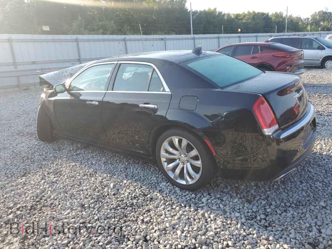 2019 CHRYSLER 300 - VIN: 2C3CCAEG4KH536453 - Фото 2