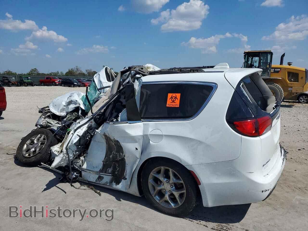 2018 CHRYSLER PACIFICA - VIN: 2C4RC1GGXJR272425 - Photo 2