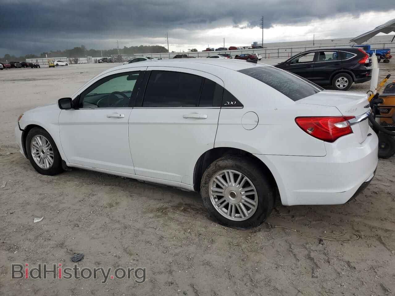 2013 CHRYSLER 200 - VIN: 1C3CCBAB4DN671006 - Фото 2