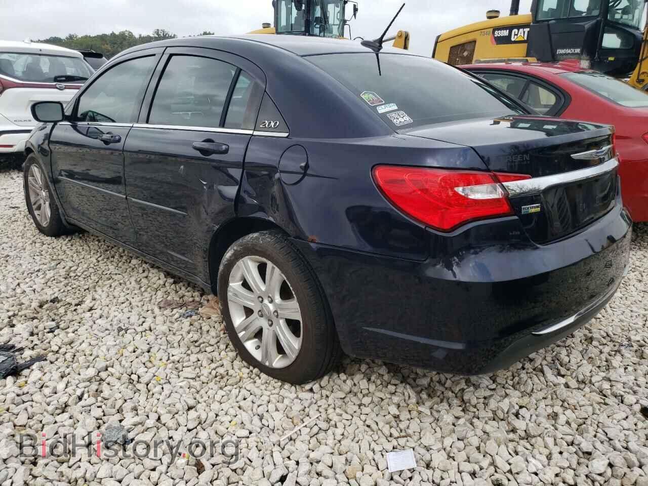 2012 CHRYSLER 200 - VIN: 1C3CCBAG2CN228377 - Фото 2