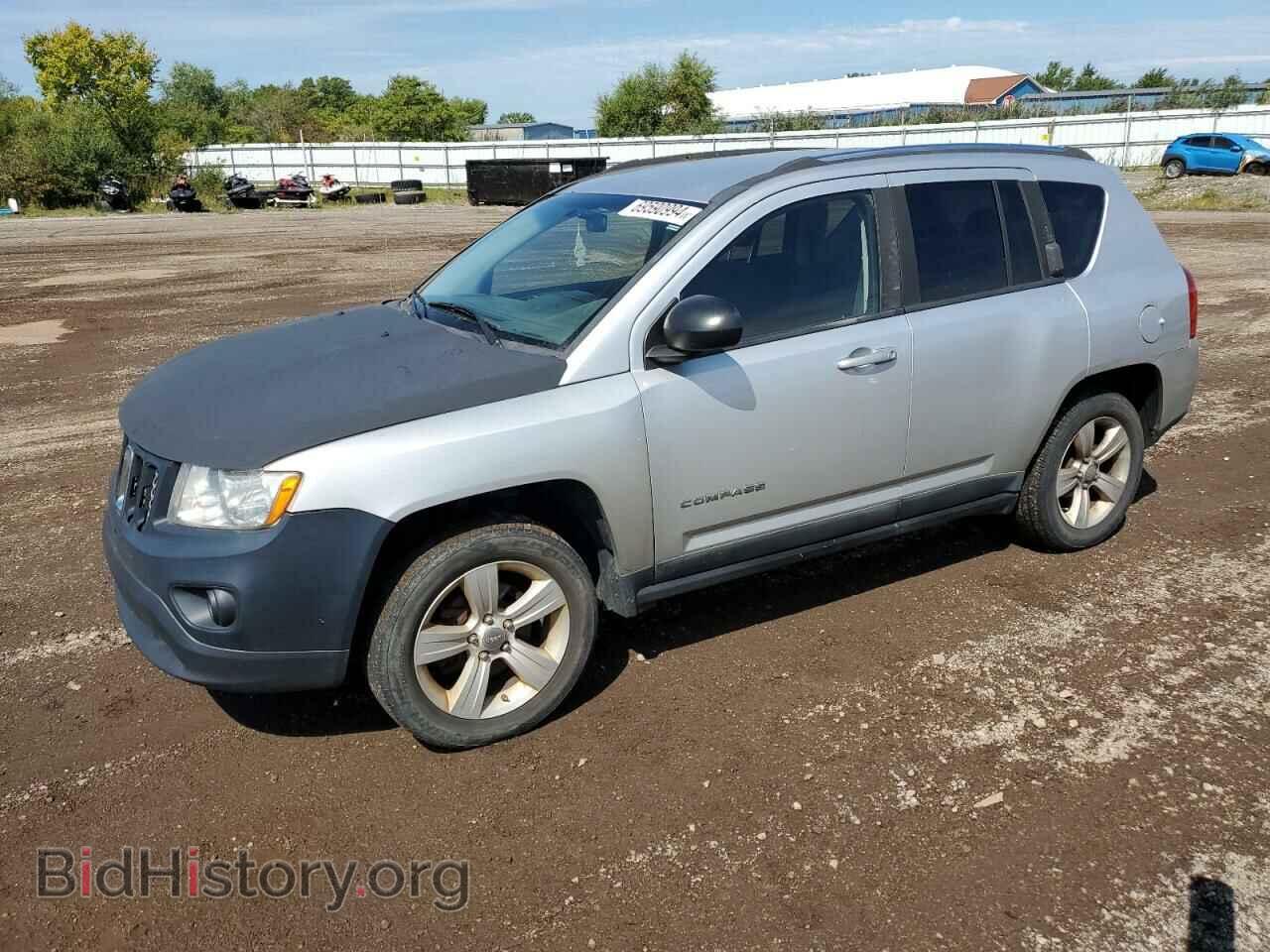 Photo 1J4NF1FB6BD277860 - JEEP COMPASS 2011